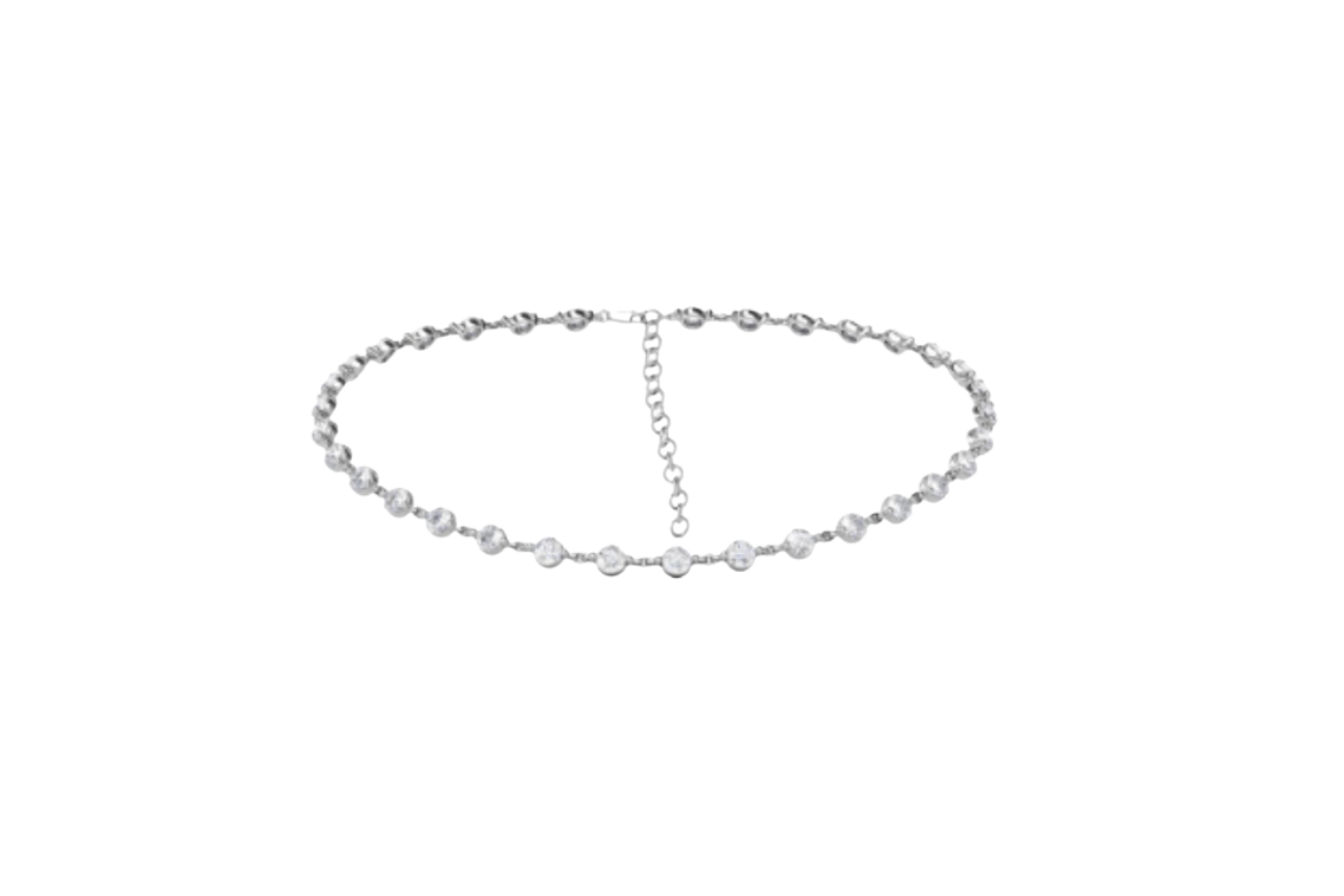 A diamond choker necklace in white gold.