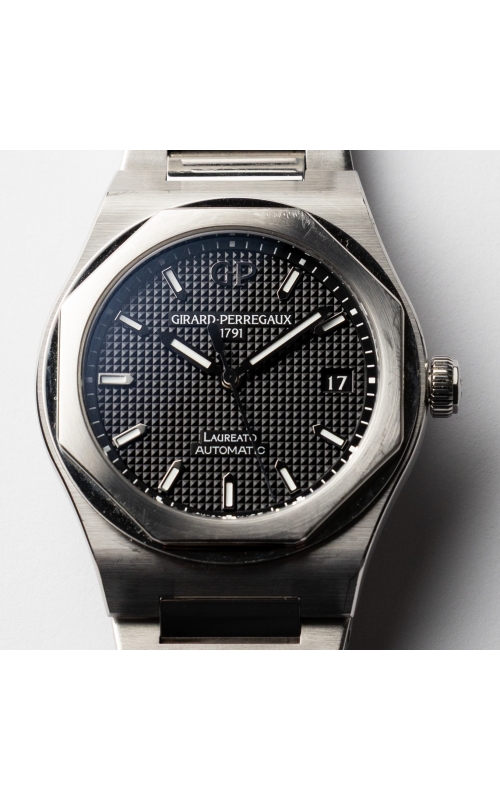 Previously Owned - Girard-Perregaux Laureato 38mm (2022)